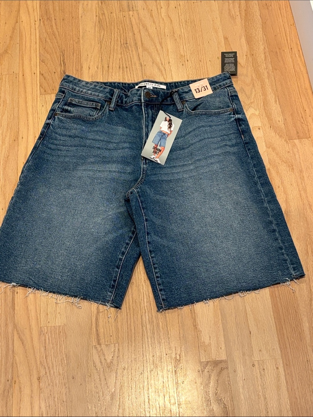 Celebrity Pink Raw-Hem Mid-Rise Denim Bermuda Shorts - Blue